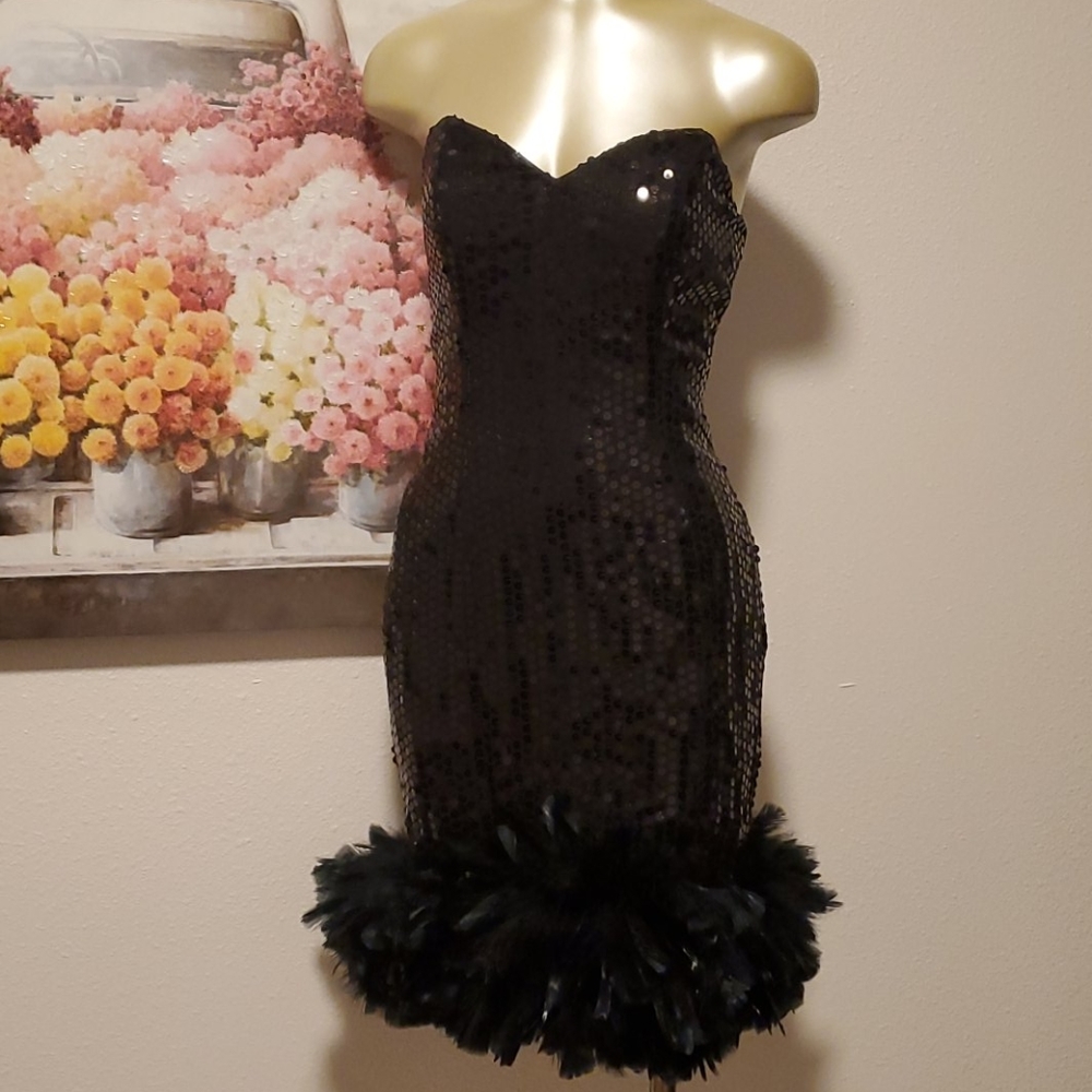 Hollywood Nites Dress 👗